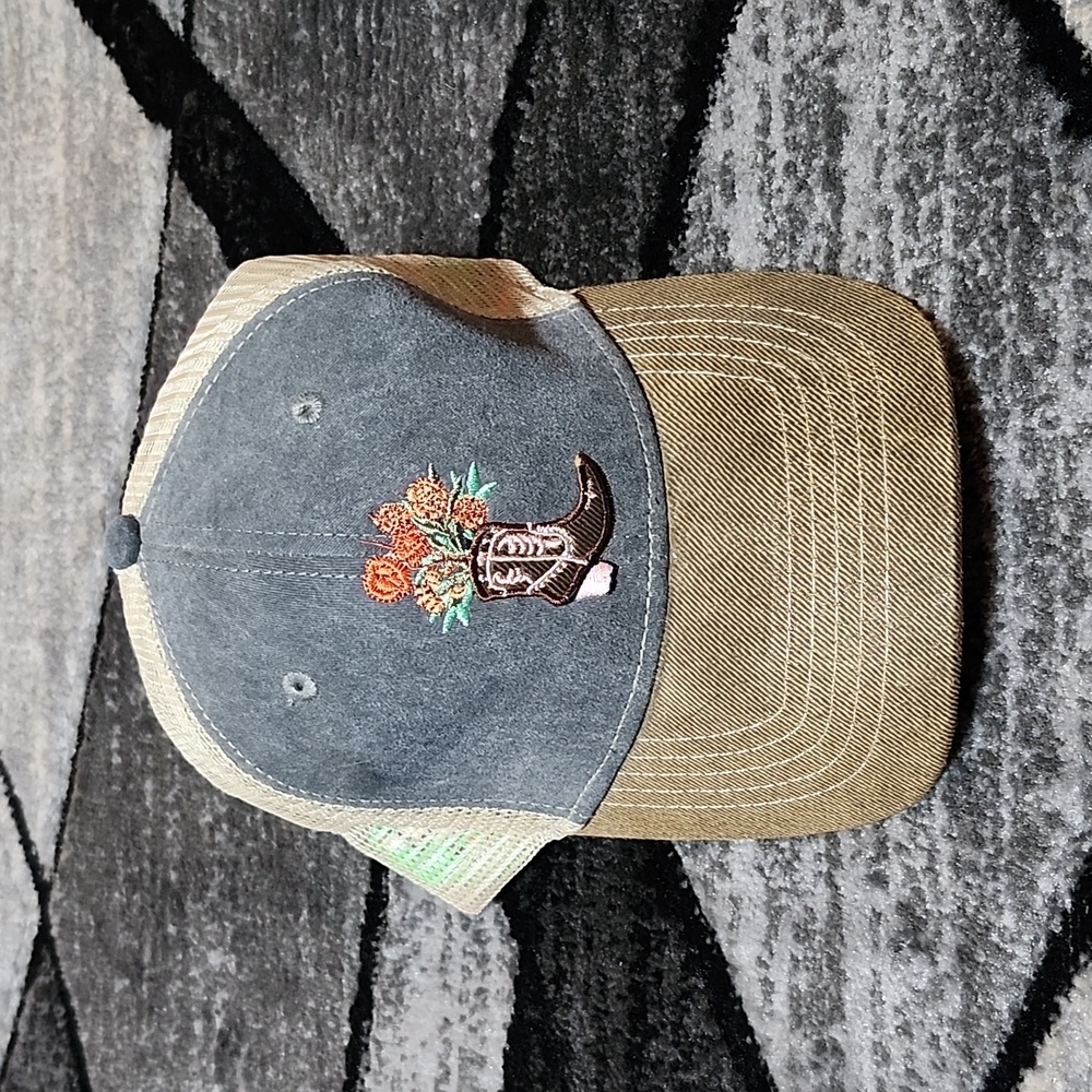 EMBROIDERED COWGIRL BOOTS FLORAL AZTEC PONYTAIL ELUDE MESH CAP HAT